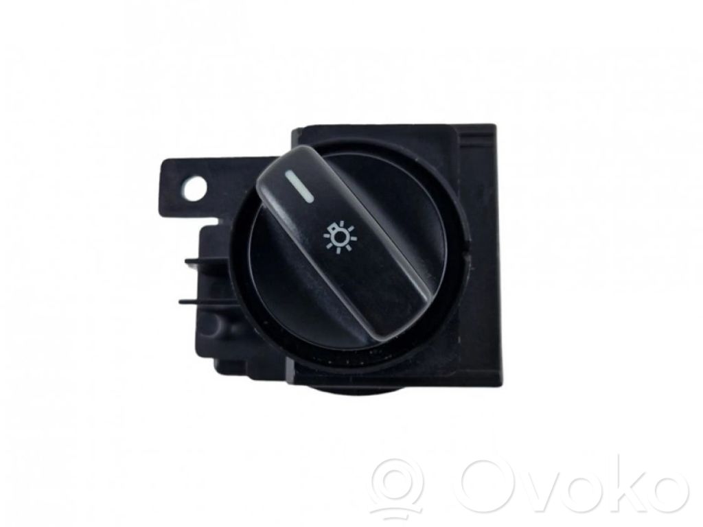 Comutator lumini   1695452204