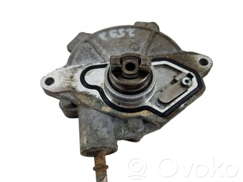 Mercedes-Benz A W169 Pompe à vide