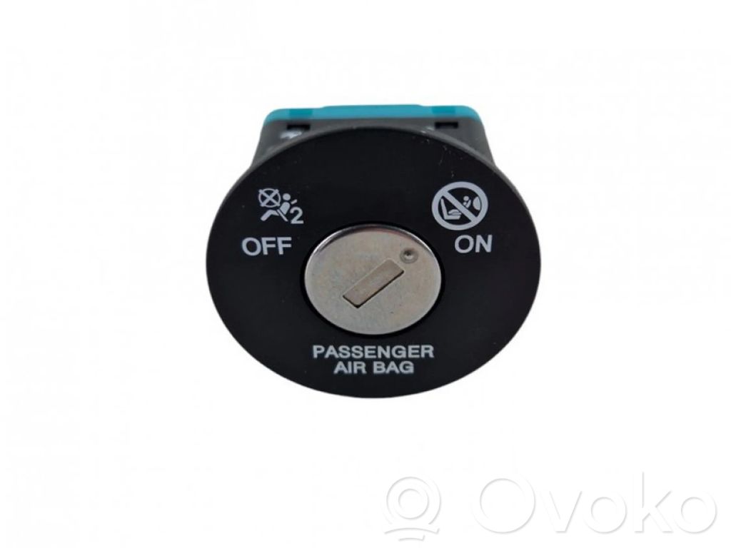 Hyundai i30 Interrupteur commutateur airbag passager 
