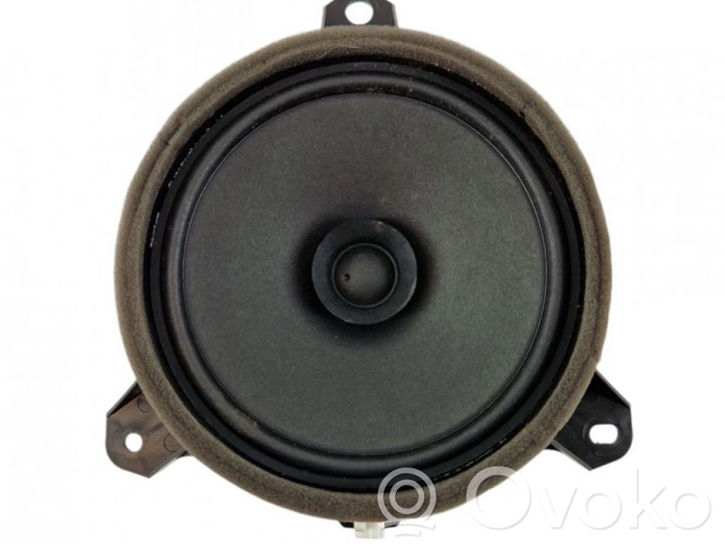 Toyota Yaris XP210 Altavoz de la puerta delantera 