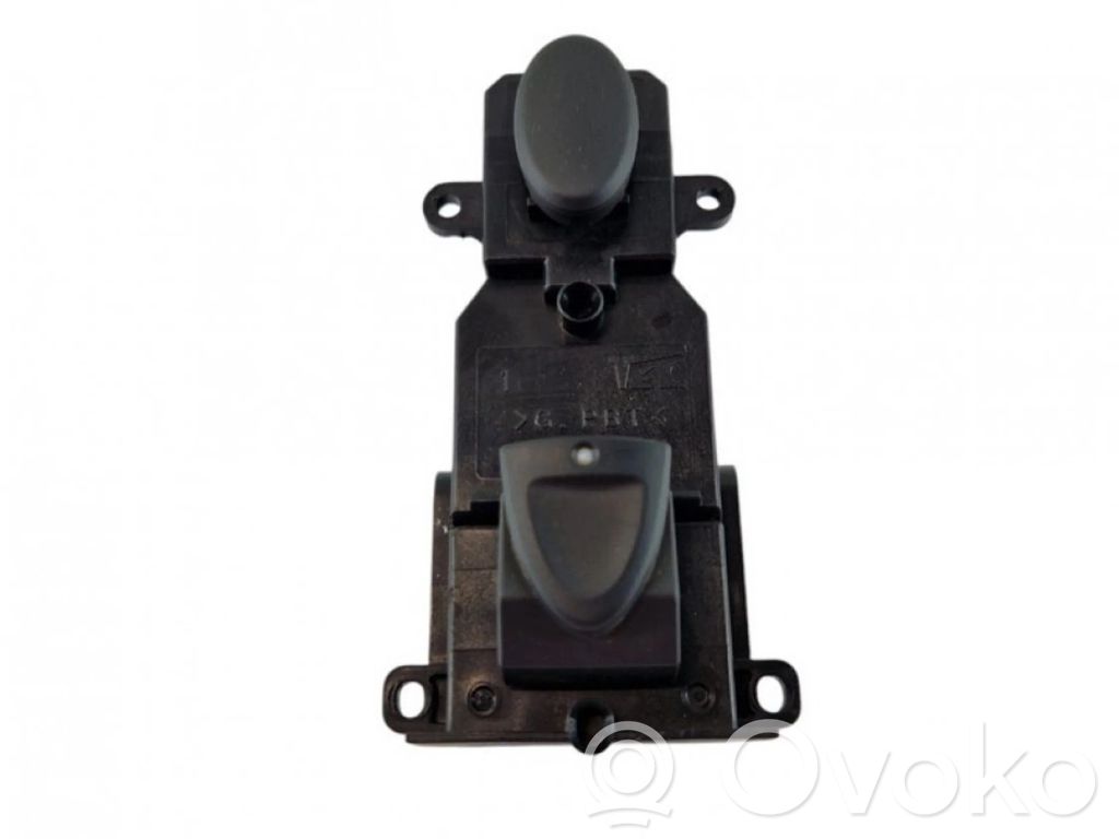 Przyciski szyb   M31534