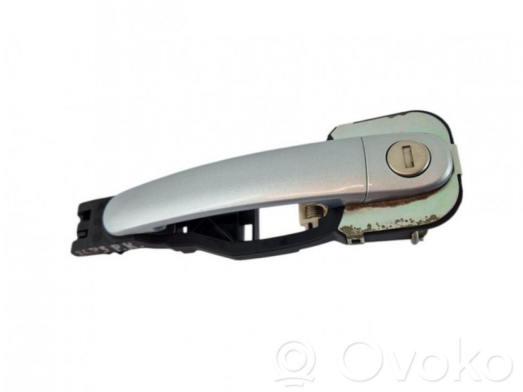 Manecilla externa puerta delantera   5P0837885