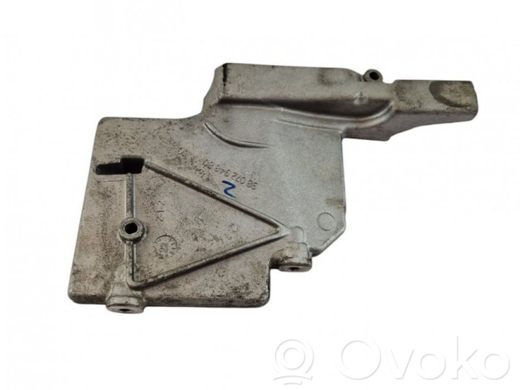 Toyota Prius (XW30) Engine mounting bracket 
