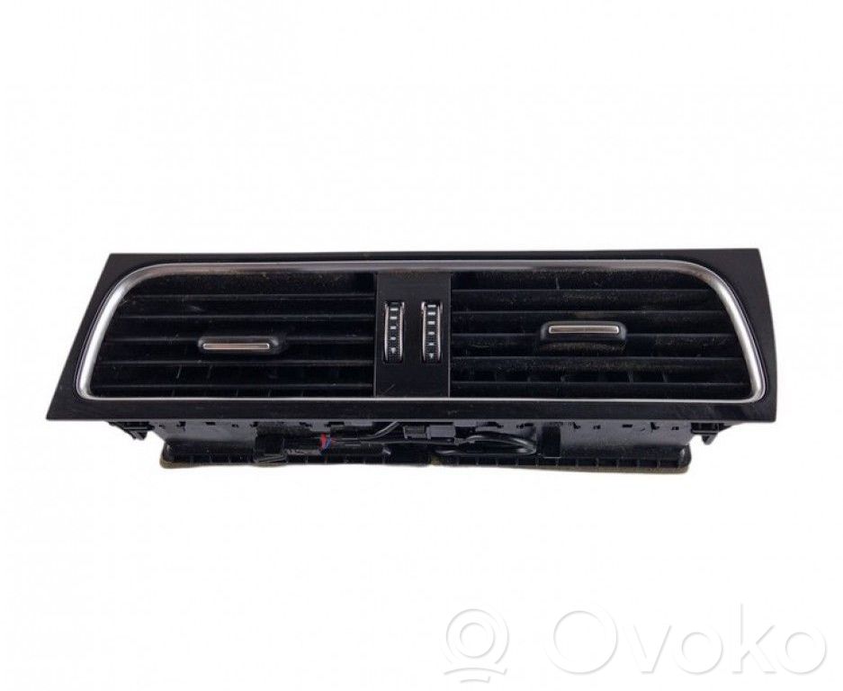 Rejilla de ventilación central del panel   8T2820951E