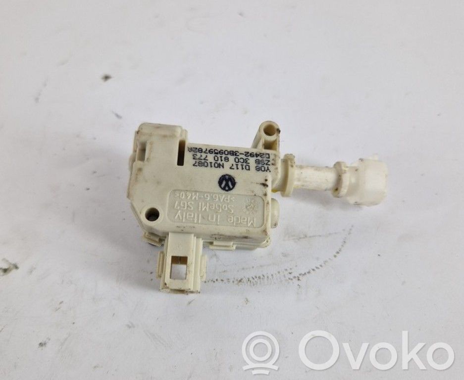 Volkswagen PASSAT B6 Motor închidere centralizată 