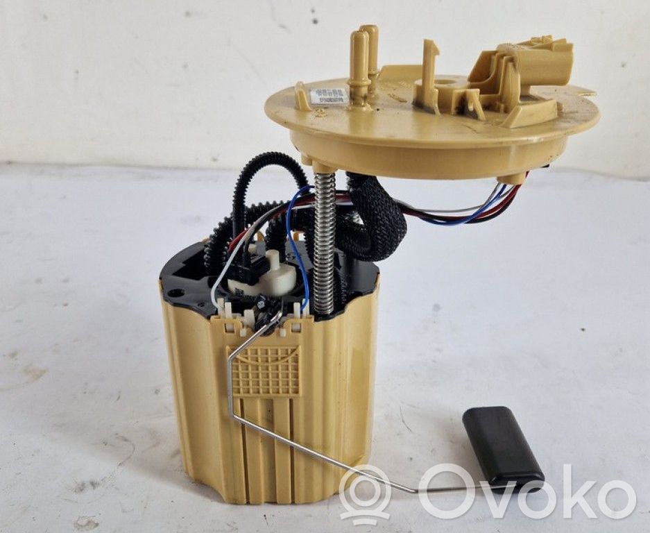 Opel Zafira C Pompe à carburant 