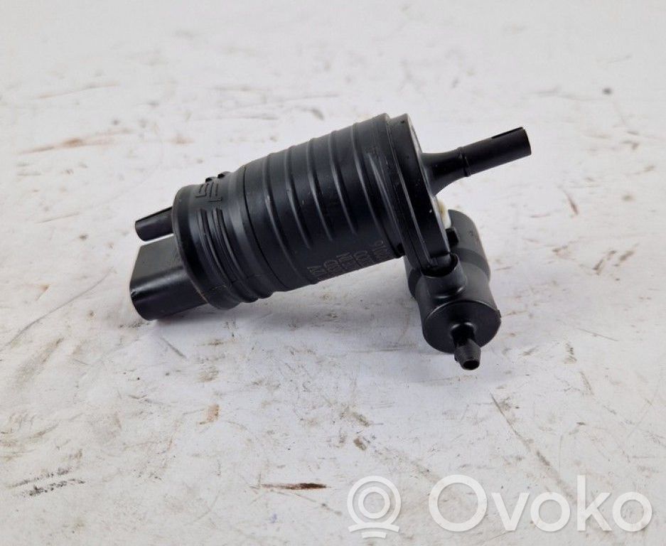 Jeep Cherokee Windscreen/windshield washer pump 