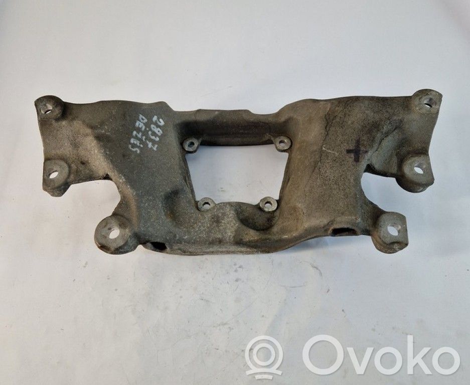 Audi A6 S6 C6 4F Supporto di montaggio scatola del cambio 