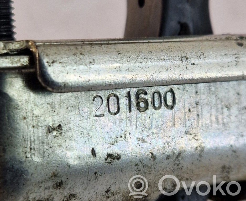 Ford Mondeo MK V Takaoven pidätin 
