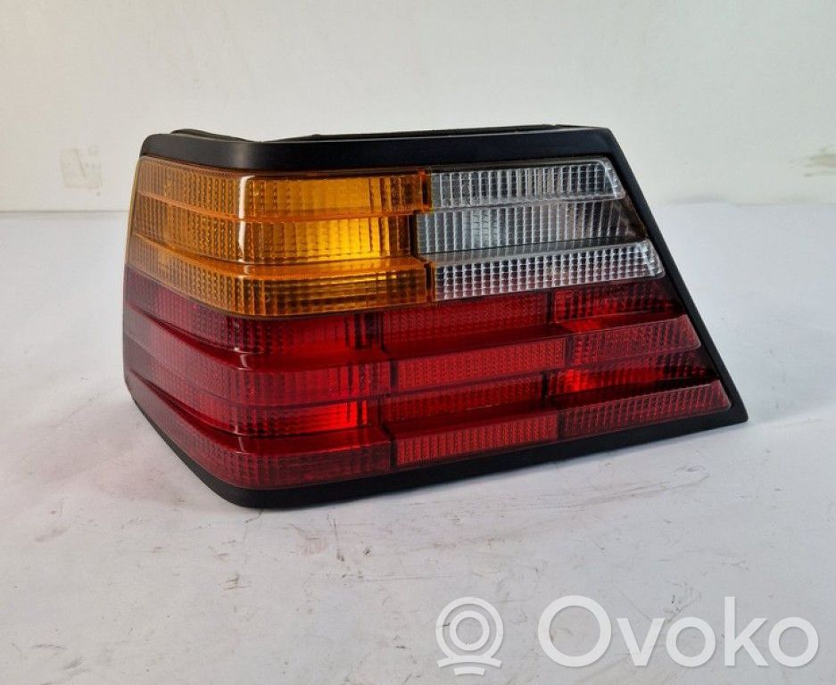 Mercedes-Benz E W124 Lampa tylna 