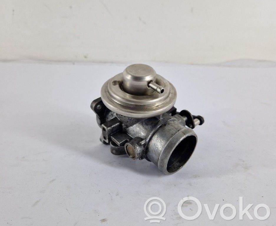 Volkswagen PASSAT B5 Valvola EGR