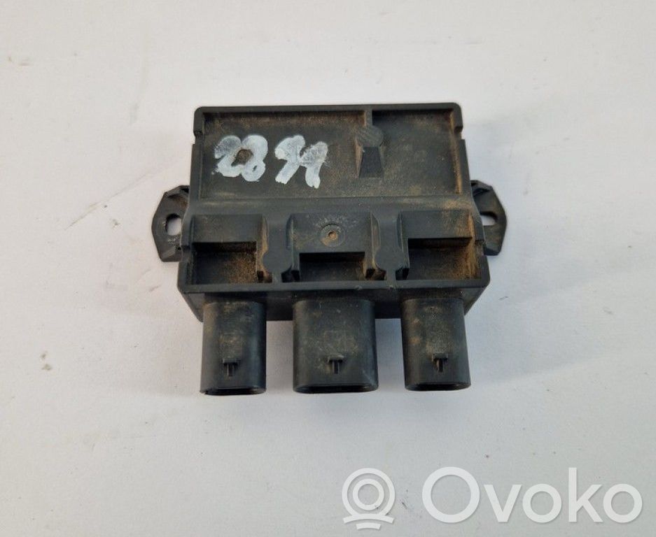 Ford Puma Tailgate/trunk control unit/module 