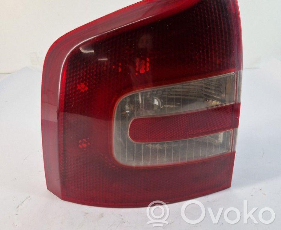 Skoda Octavia Mk2 (1Z) Lampă spate în caroserie 