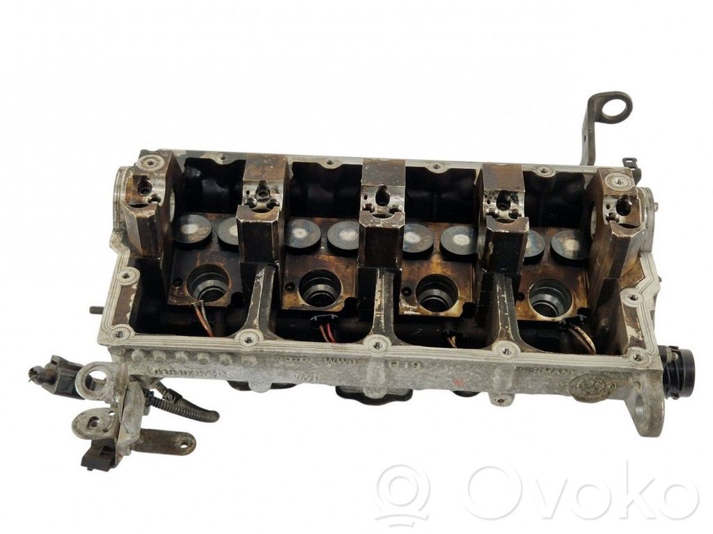 Volkswagen PASSAT B6 Chiulasă motor 