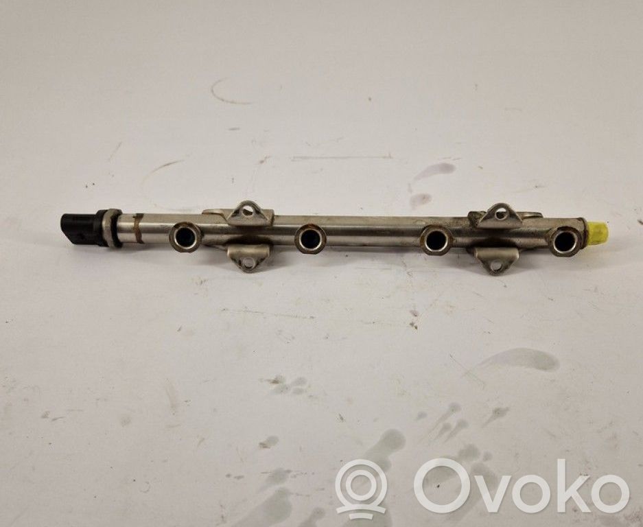 Volkswagen PASSAT B8 Rampă alimentare injectoare 