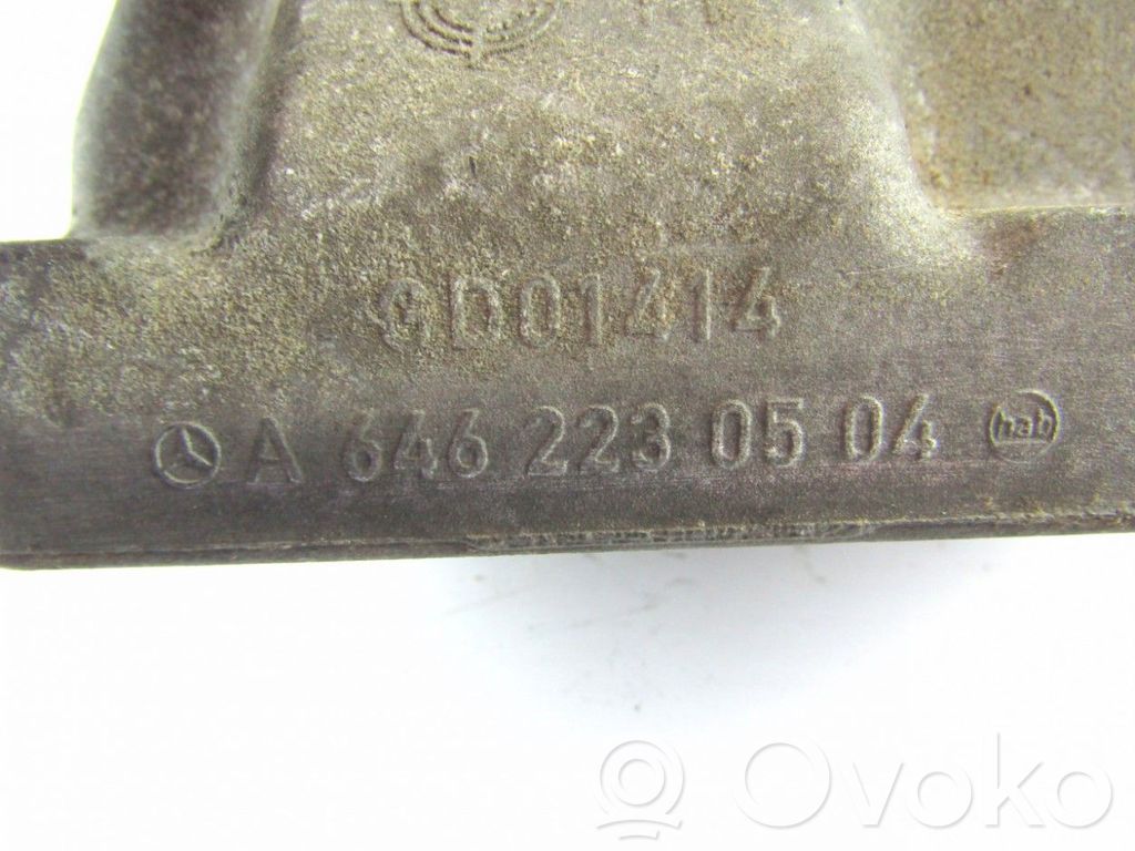 Mercedes-Benz E W211 Engine mounting bracket 
