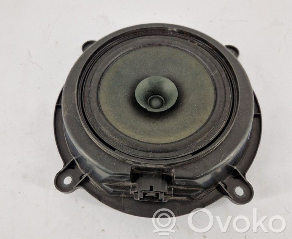 Mazda 3 III Etuoven kaiutin 