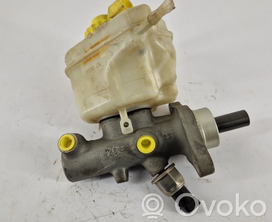 Volkswagen Touareg I Główny cylinder hamulca 
