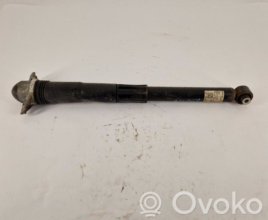 Volkswagen PASSAT B8 Takaiskunvaimennin 