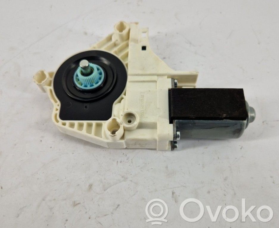 Audi A4 S4 B8 8K Silniczek podnośnika szyby drzwi