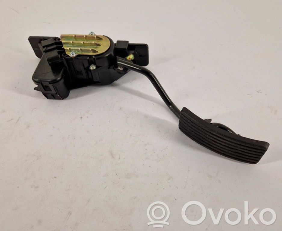 Mitsubishi Grandis Pedal del acelerador 