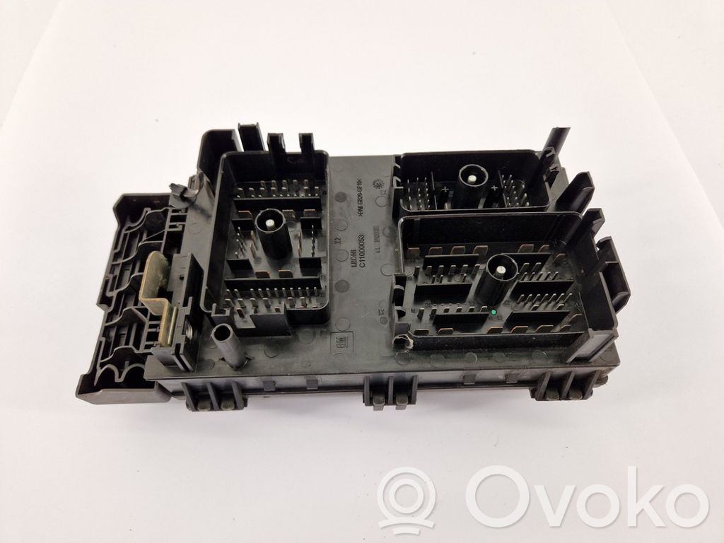 Opel Astra J Modulo fusibile