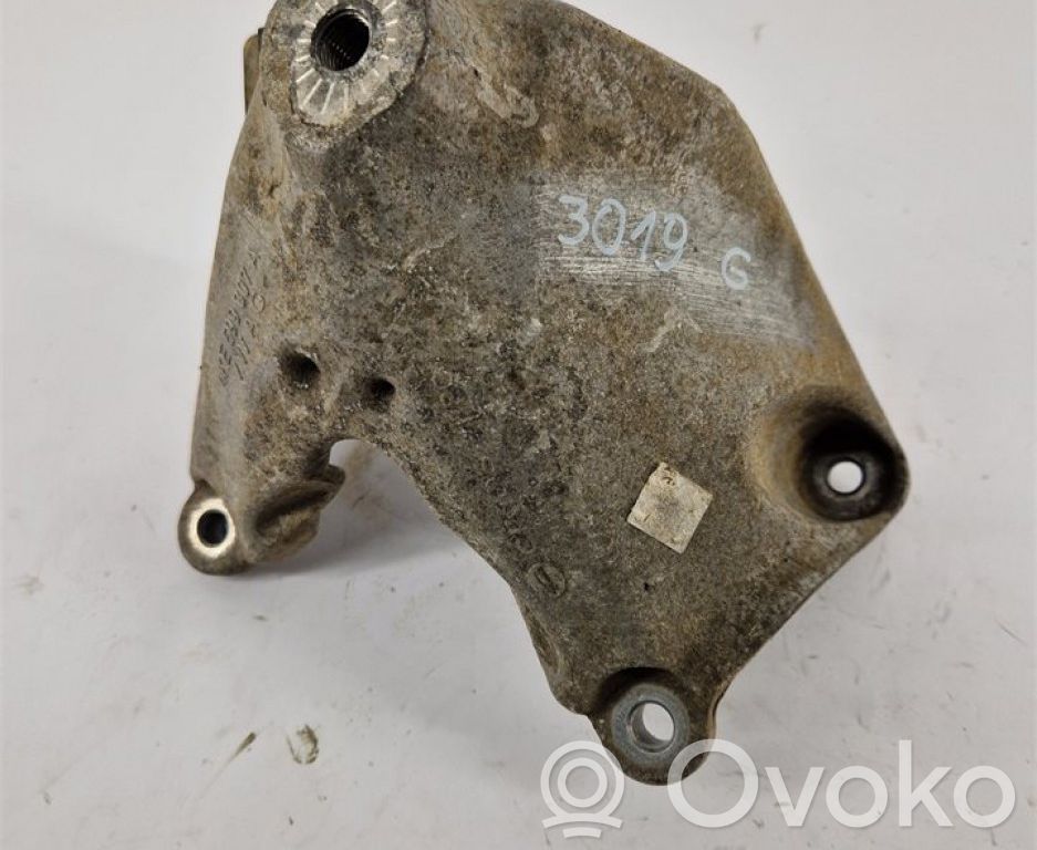Audi e-tron Engine mounting bracket 