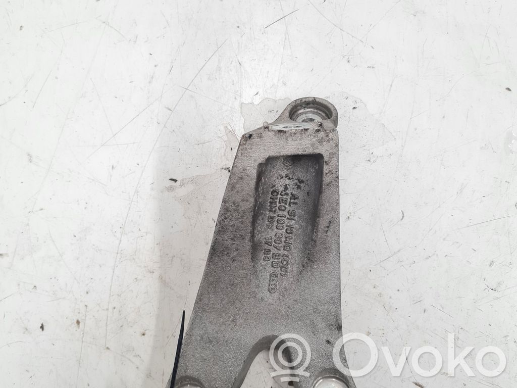 Audi A8 S8 D3 4E Engine mounting bracket 