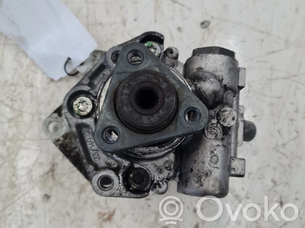 BMW 5 E39 Power steering pump 