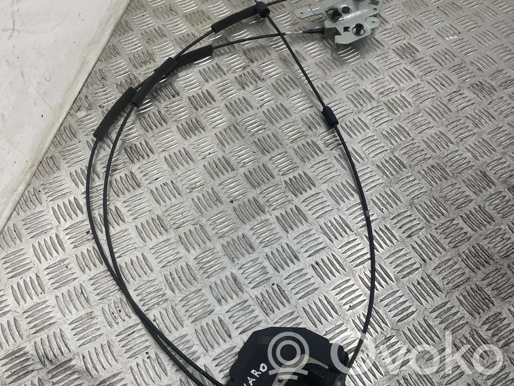 Opel Vivaro Rear door lock 