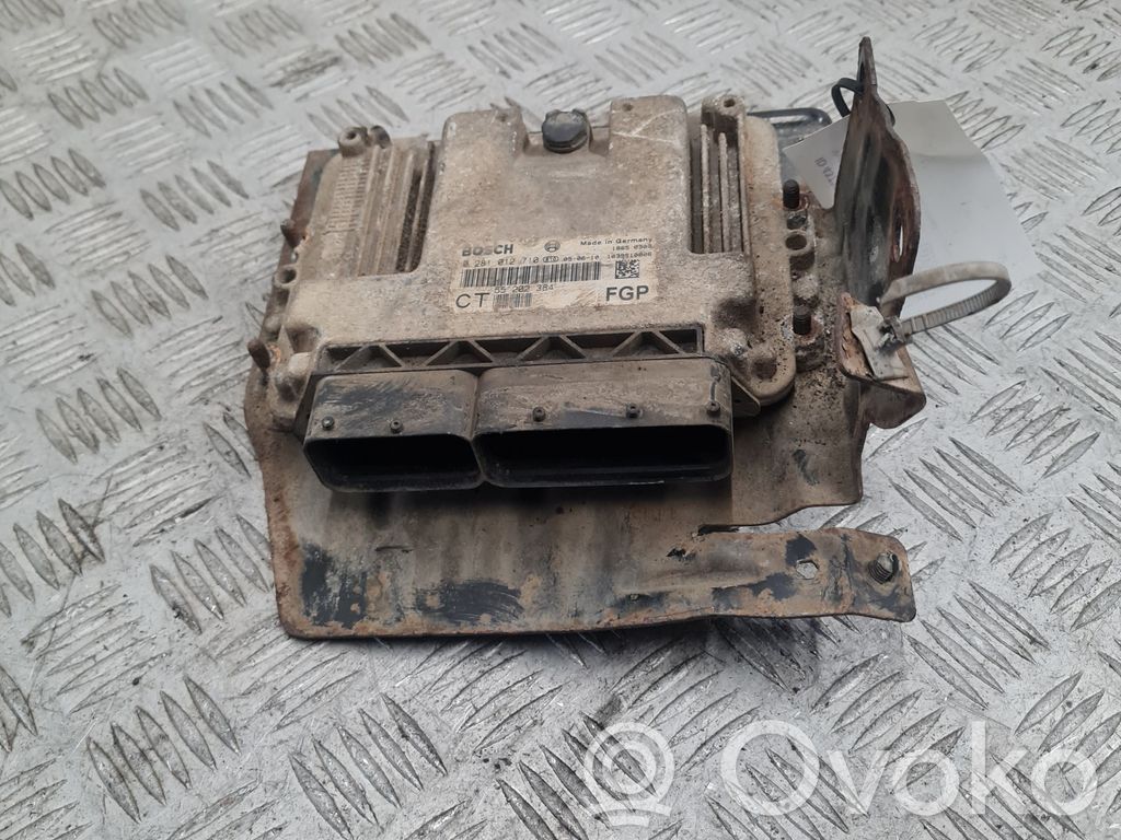 Opel Zafira B Engine control unit/module 