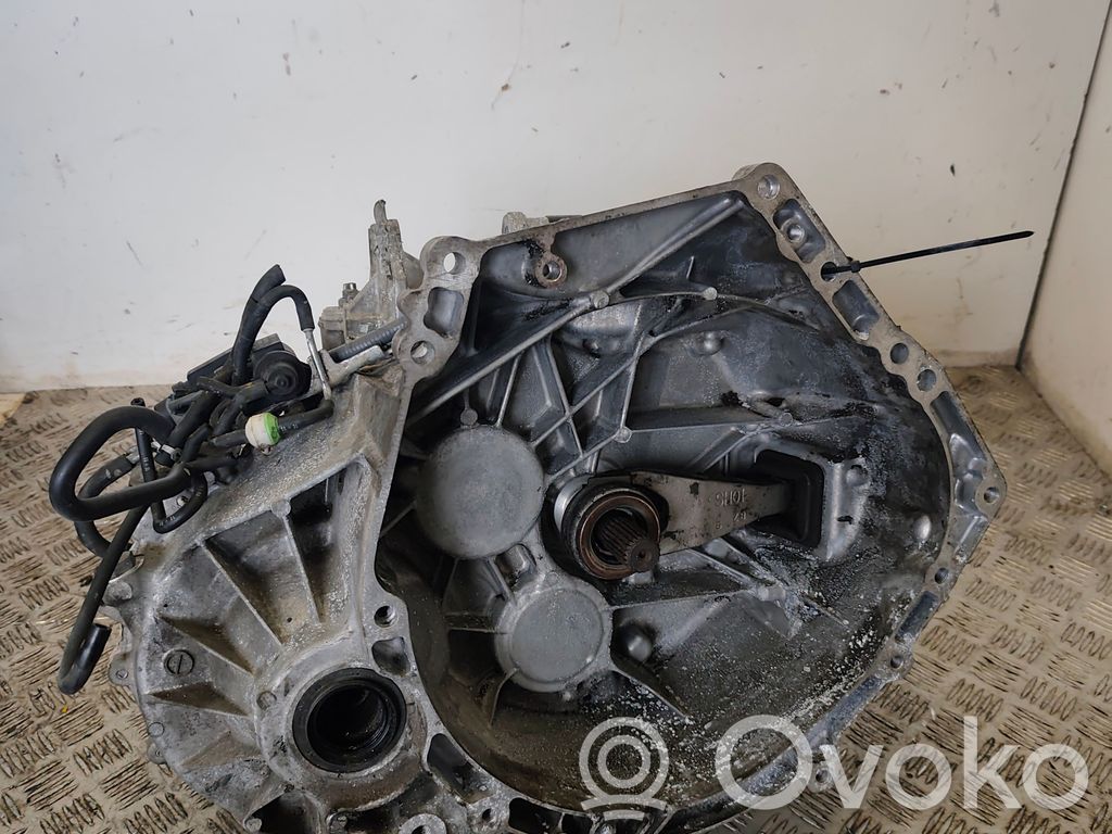 Manual 6 speed gearbox   D6050