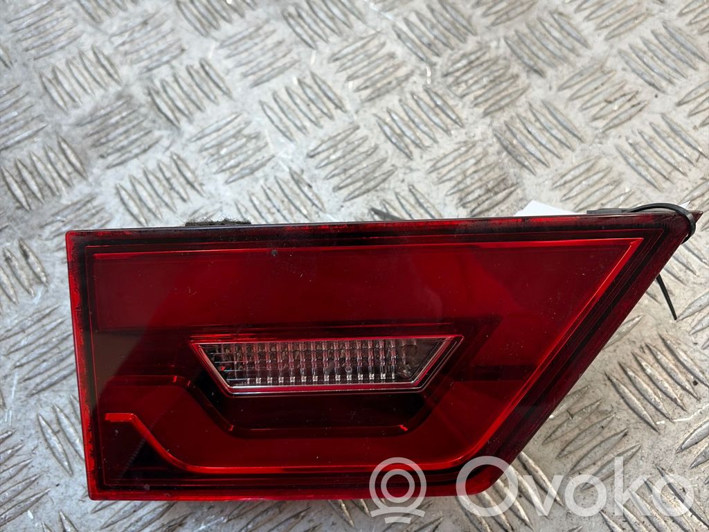 Jaguar E-Pace Tailgate rear/tail lights 