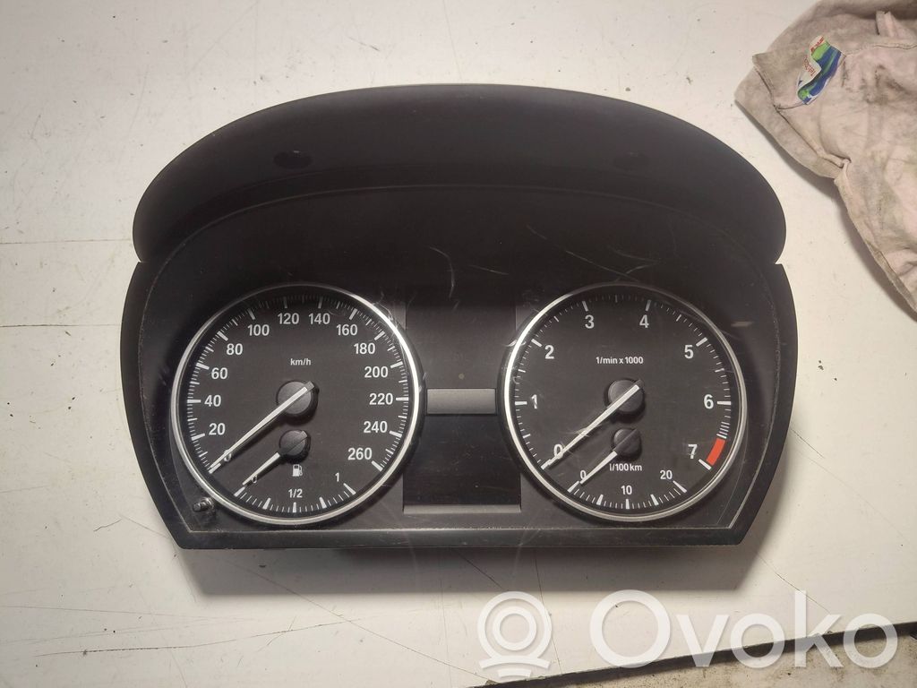 Geschwindigkeitsmesser Cockpit   9187336,636202932,9189360