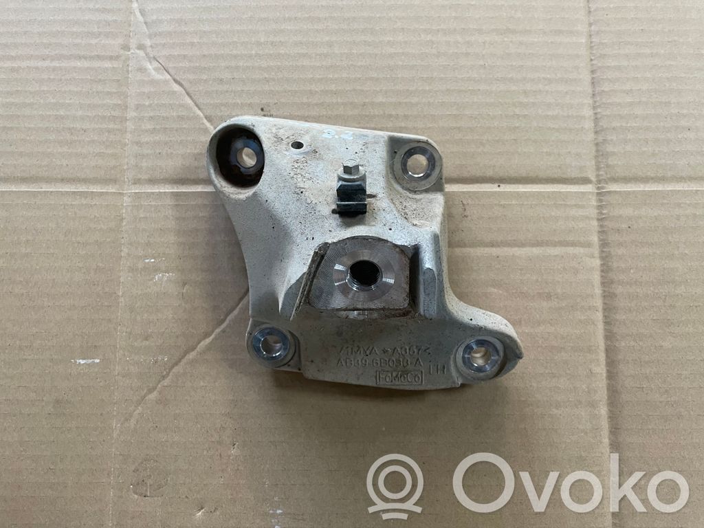 Ford Ranger Engine mounting bracket 