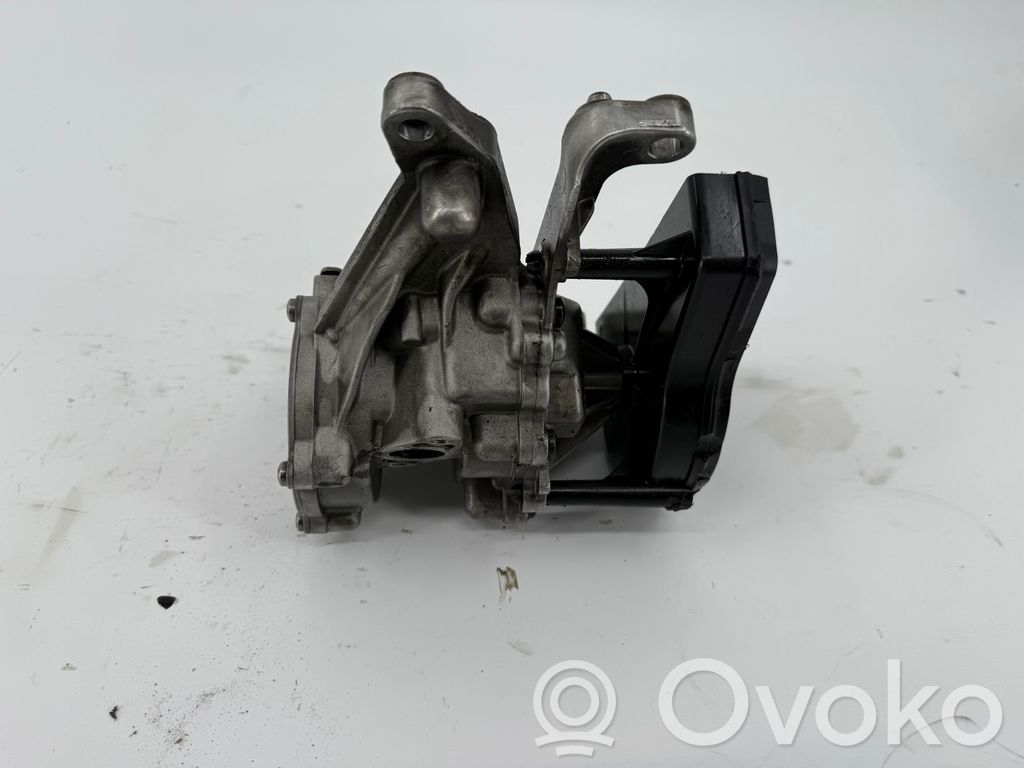 Opel Astra J Bomba de aceite 