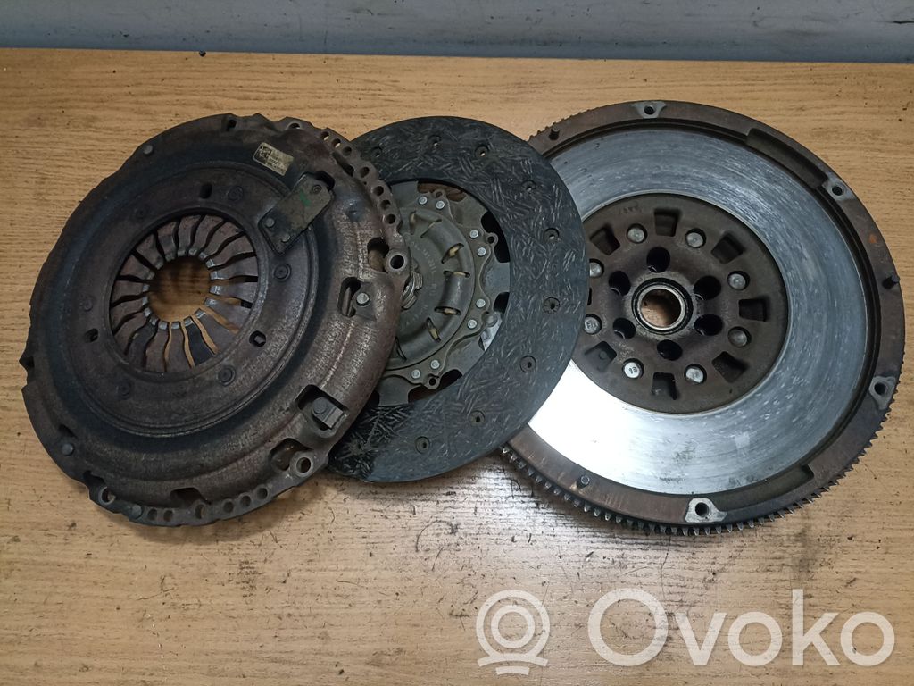 Volkswagen Crafter Sankabos komplektas 