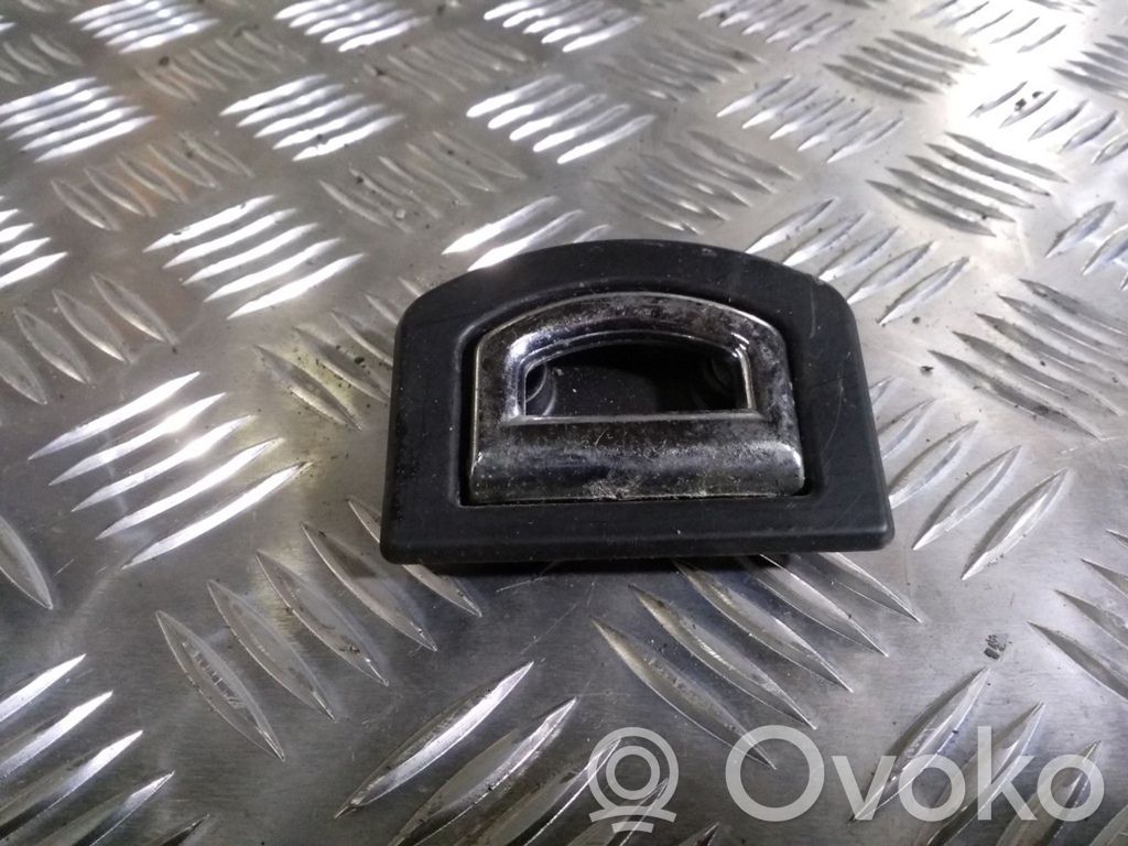 Volkswagen Golf IV Tie down hook / loop 
