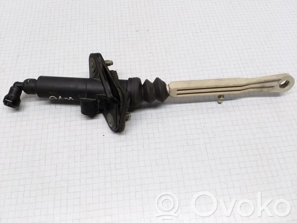 Volvo V70 Clutch master cylinder 