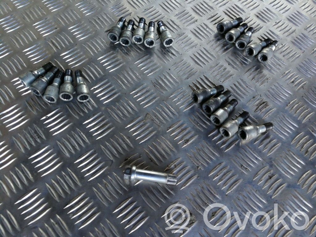 Nuts/bolts