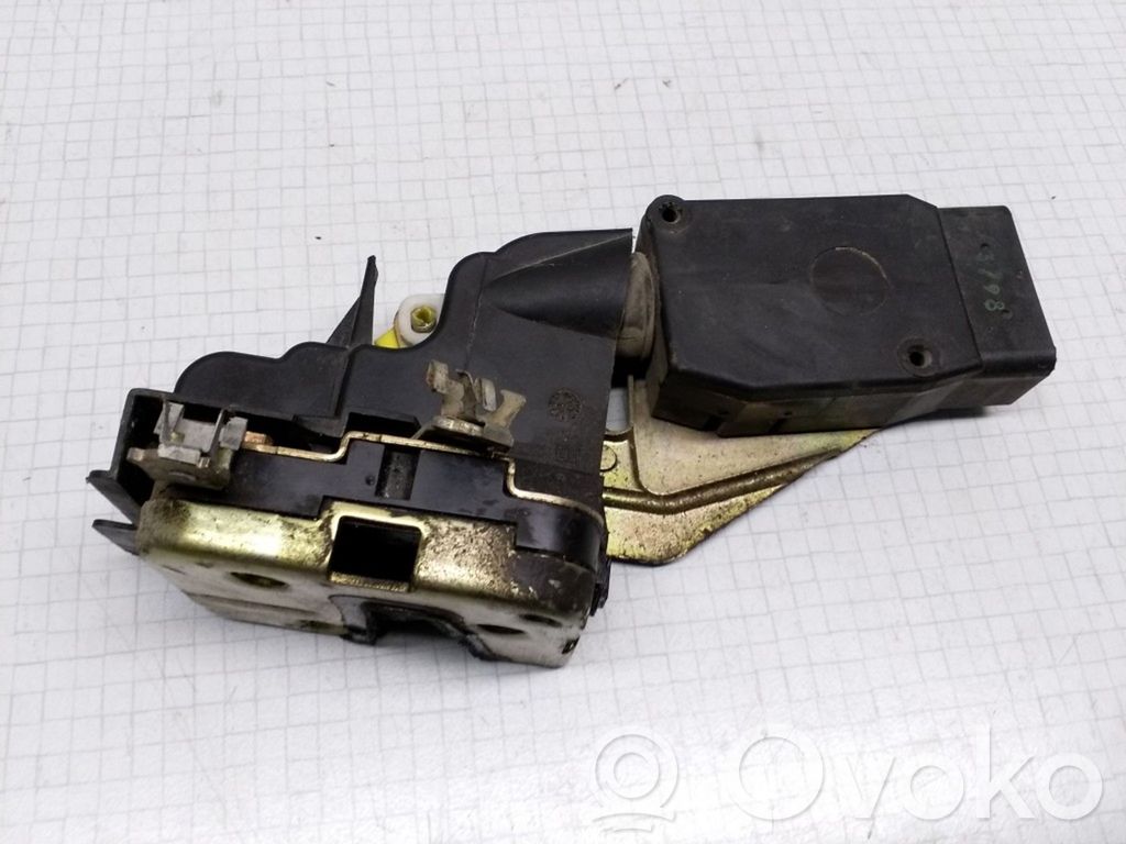 Etuoven lukko