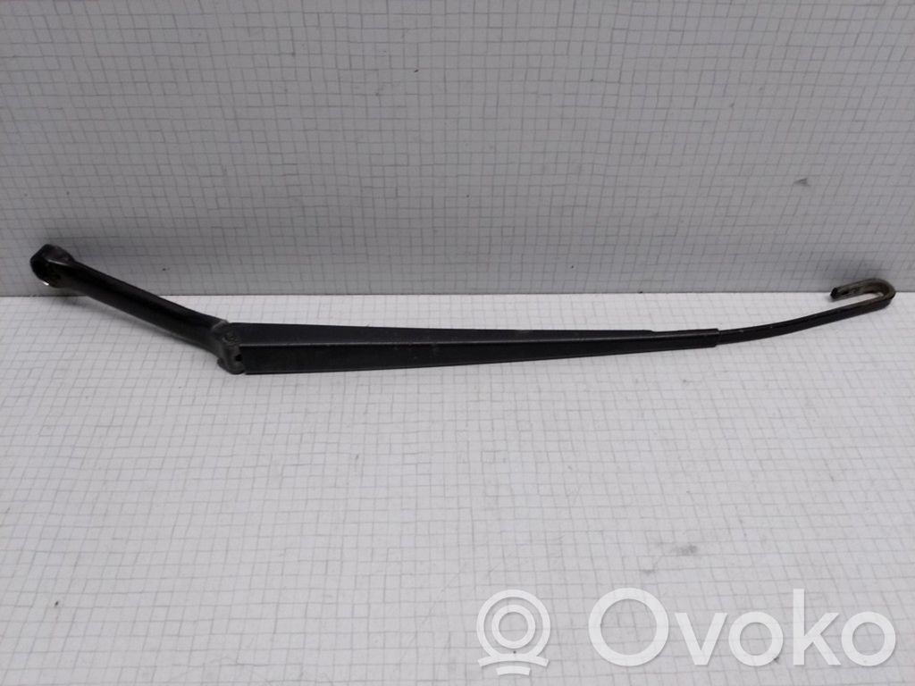 Audi A6 S6 C5 4B Wischerarm vorne 