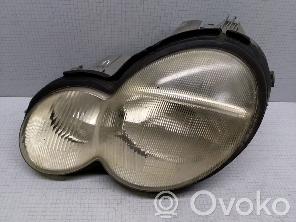 Mercedes-Benz E W210 Lampa przednia 