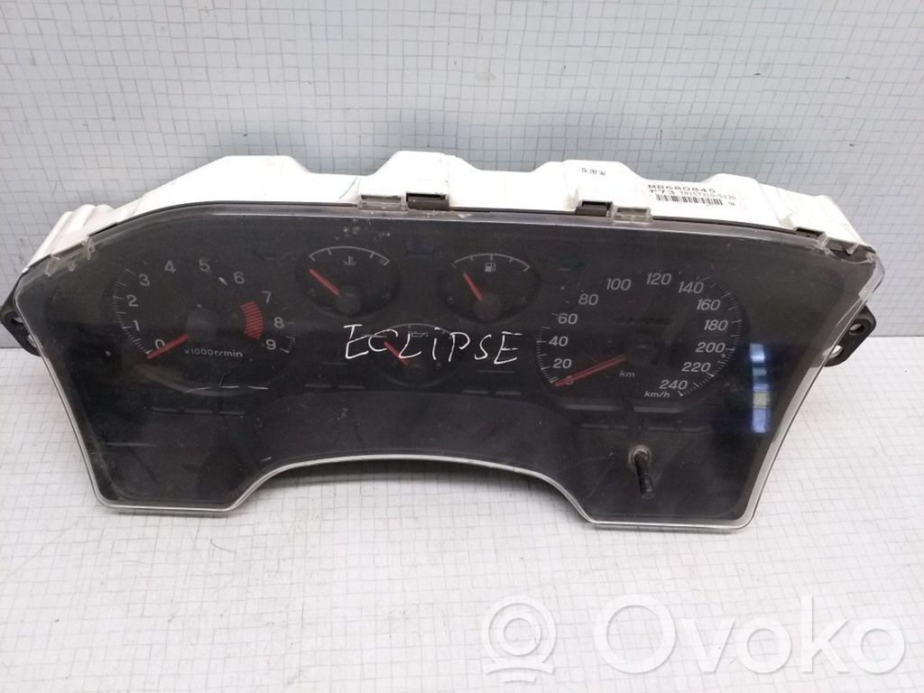 Mitsubishi Eclipse Spidometrs (instrumentu panelī) 