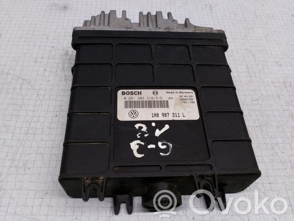Volkswagen Golf III Engine control unit/module 