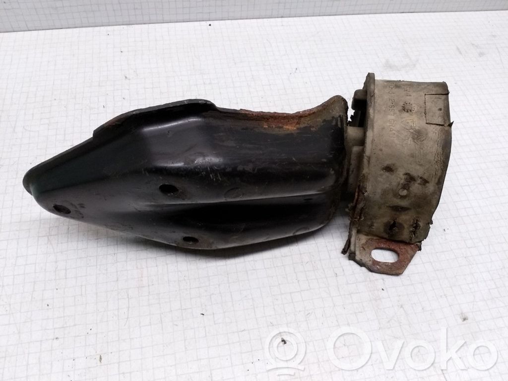Engine mount bracket   90372699