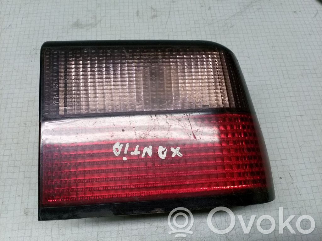 Citroen Xantia Aizmugurējais lukturis virsbūvē 