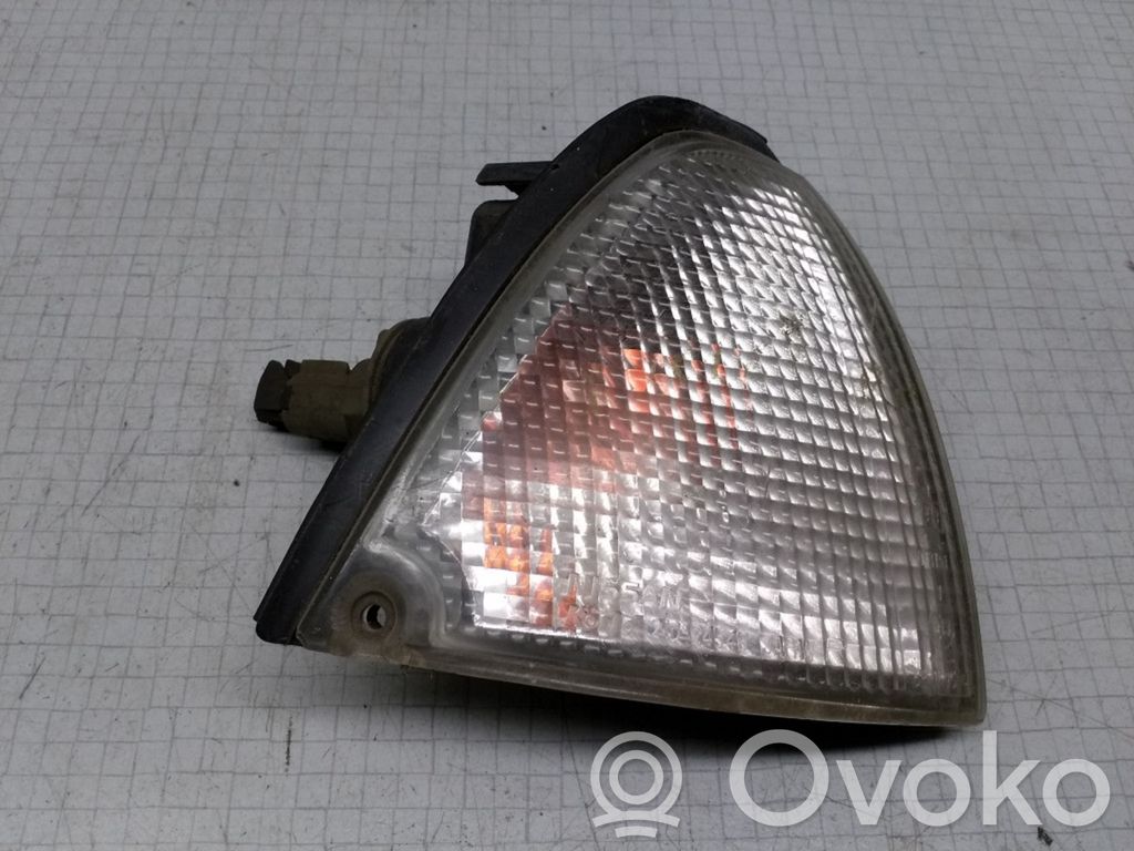 Nissan Primera Front indicator light 