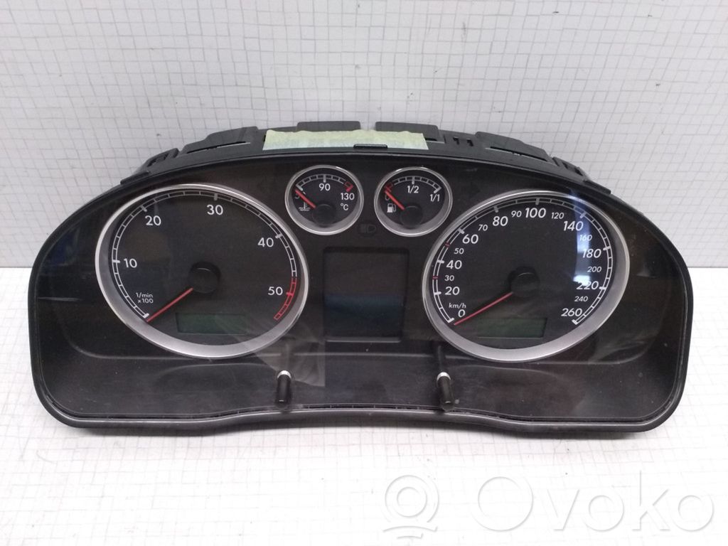 Volkswagen PASSAT B5.5 Licznik / Prędkościomierz 