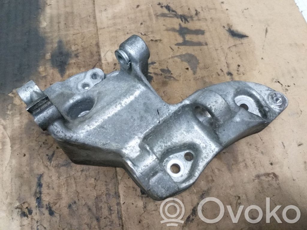Ford Fiesta Engine mounting bracket 